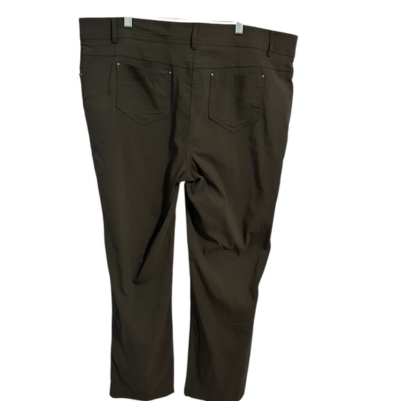 89th & Madison Olive Green Activewear Pants Straight Leg Slimming Size 20 - Picture 4 of 9